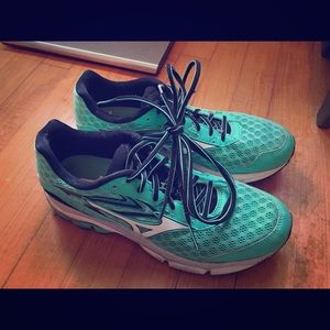 Mizuno running shoes